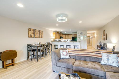 Ocean Shores Apartment | 23-Mile Canal On-Site Condo in Ocean Shores!