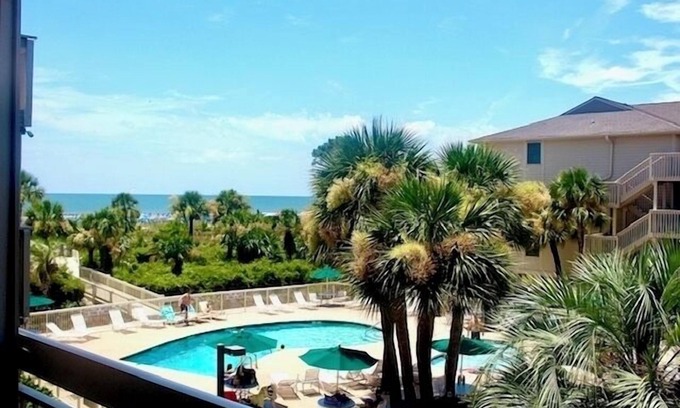 North Forest Beach Condo | #232 Breakers Beautiful Beach Front.King Bed Best location on Hilton Head