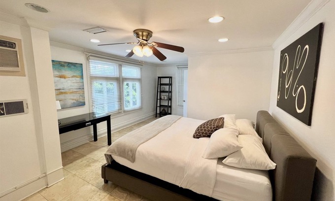 Bankers Hill House | 2330/c