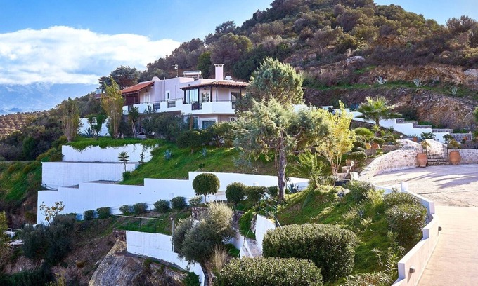 Stalos Villa | 24sleeps - 3 Modern renovated villas - 3 Prvt Pools - View