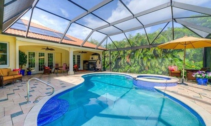 Biggar Villa | 25% FALL DISCOUNT! JOIN THE CLUB!
