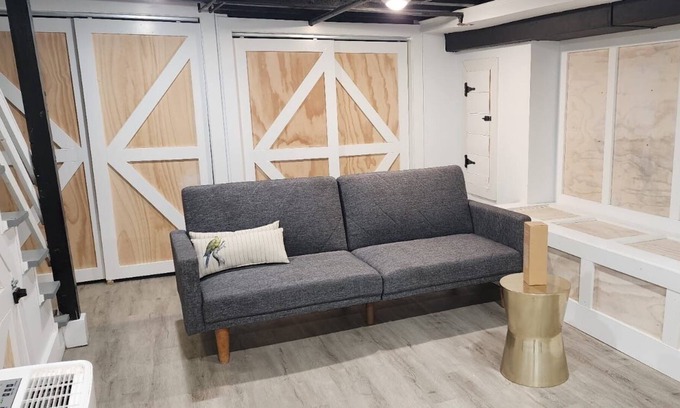 South Philadelphia West House | #26 NEW Cozy Basement Room in Point Breeze