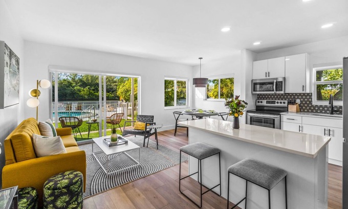 Deerfield Beach Apartment | 261 #1 Managed By Brampton Park