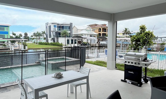Fort Myers Beach House | 265 New Luxury Build w/Pool, Hot Tub & Canal Views