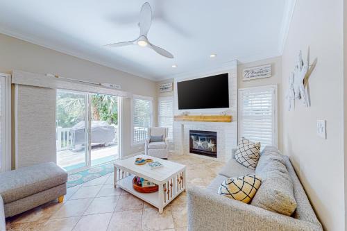 North Forest Beach House | 27 Lagoon Road