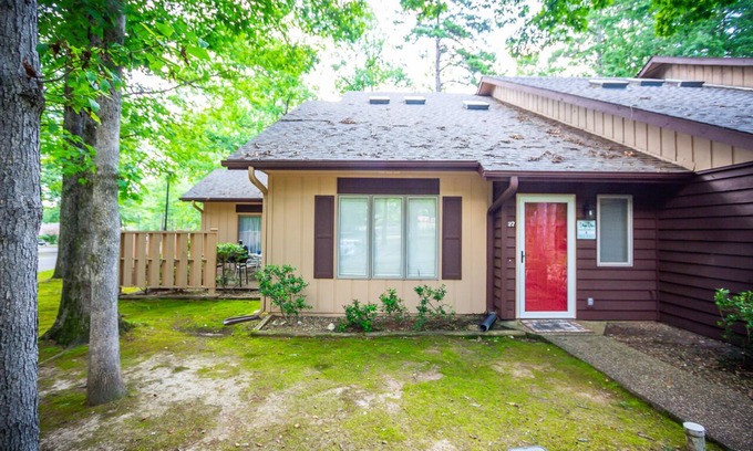 Hot Springs Village House | 27 Turquesa Place - A nicely furnished town home near Coronado Center. Walking