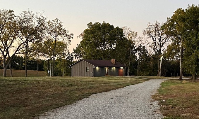 Stet Other | 270 Winchester Lane | Peaceful Farmhouse with Wildlife 🦌