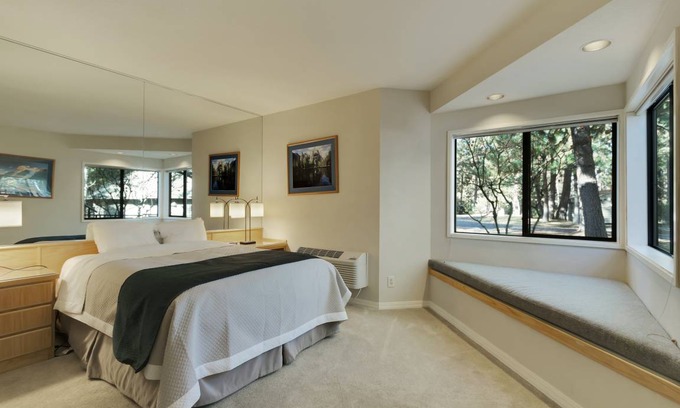 Century West Hotel | 28 m² Hotel ∙ 1 bedroom ∙ 2 guests