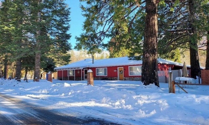 Camp Nelson House | 2800 sq. Foot, Scenic Mountain View, National Forest, 1 story, Family & Pets