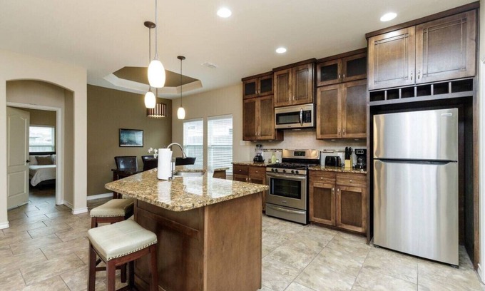 South Side House | 297) Perfect for a guys trip!