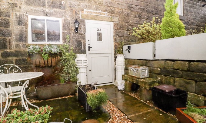 Wadsworth Cottage | 2A CHISERLEY STILE, with hot tub in Hebden Bridge