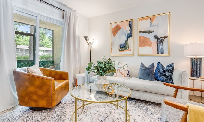 Montgomery Condo | 2bd/2ba Condo * Pool * Renovated * Dogs Welcome * Condo in Savannah*30+ day stay