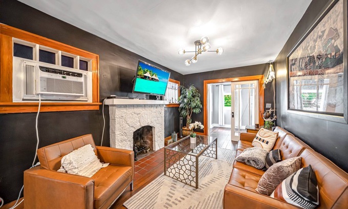 Lake Worth House | 2BD Historic Lake Worth Cottage Walk to Lake Ave