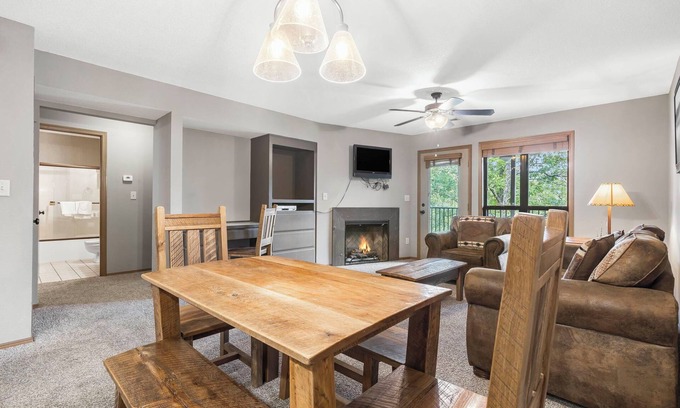 Indian Point Condo | 2BD Lake Condo with Resort Amenities and Ticket Deals!