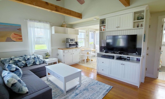 Wellfleet Condo | 2BD Waterfront Cottage at Mayo Beach-Private Association Beach, Walk to Town Pier