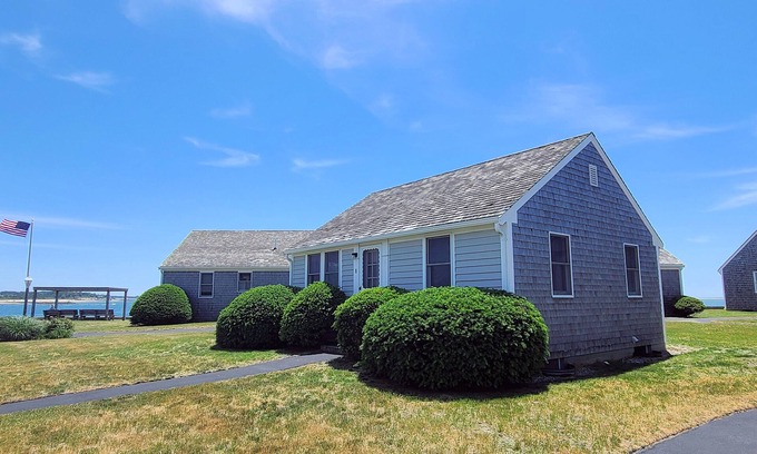 Wellfleet Cottage | 2BD Waterfront Cottage at Mayo Beach-Private Association Bay Beach, Walk to Town Pier