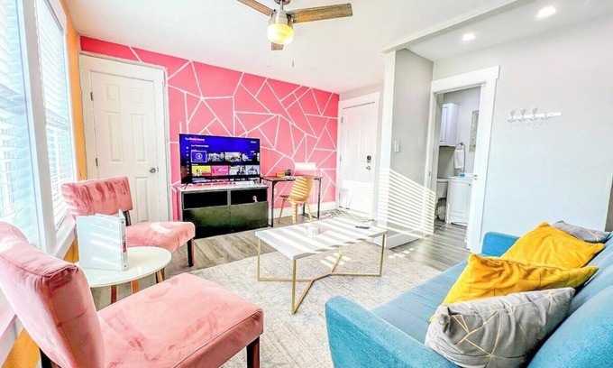 Del Mar Apartment | 2BDR+Extd Stay Discounts+Central+RemoteWork