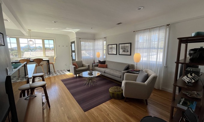 San Luis Obispo Apartment | 2BDRM PENTHOUSE W/SUN DRENCHED DECK