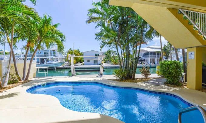 Summerland Key House | 2bed/2bath Summerland Key Canal front perfection with pool