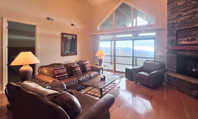 Sugar Mountain Condo | 2bedroom w/loft -long range mountain views