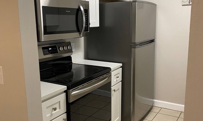 Panama City Apartment | 2BR, 1 Bath Apartment in Historic St Andrews Pet Friendly