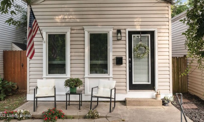 Clifton House | 2BR/1Bath-Long Term - Frankfort Ave-Coming -Dec