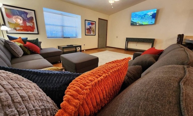 Tallahassee House | 2BR 2BA Only 3 miles to the Capitol Near Park Ave
