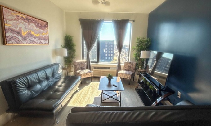 Elizabeth Apartment | 2BR apt near EWR 9723