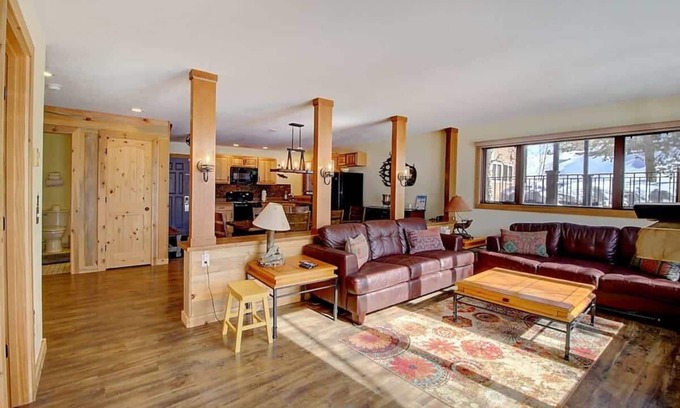 Silvercreek Condo | 2BR Condo Getaway - Private Hot Tub, Fireplace