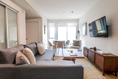 Downtown Apartment | 2BR Condo in Santa Monica - Walking Distance to Beach, Dining, Shopping & Promenade
