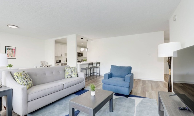 Aurora Highlands Apartment | 2BR Executive Retreat Close to Downtown