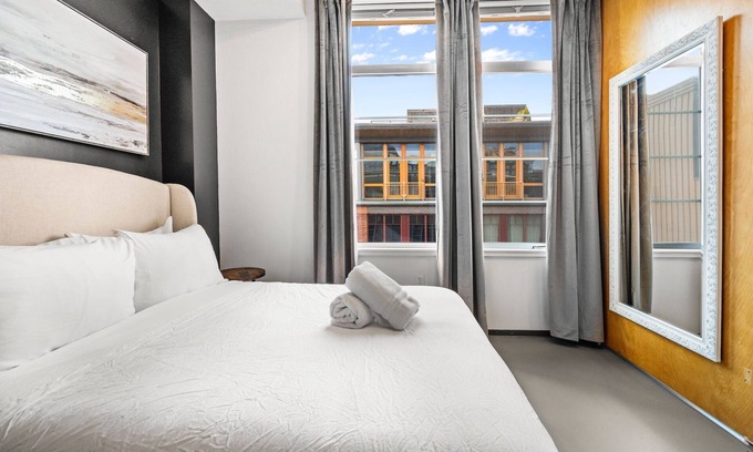 Chinatown Apartment | 2BR Loft unit in Boston Southend 1633