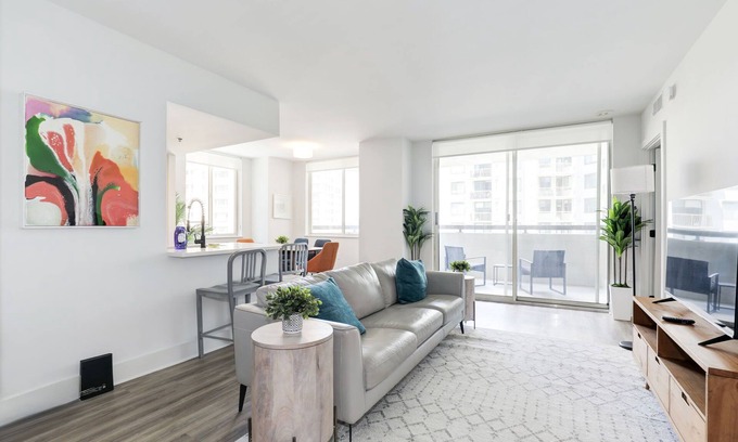 Crystal City Apartment | 2BR Modern Apartment Near DC & Airport