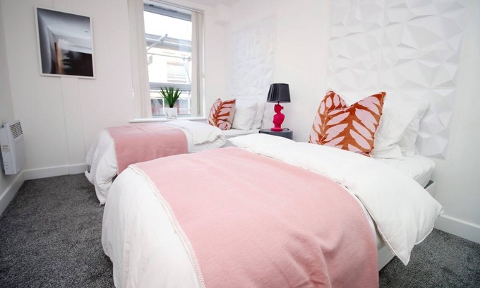 Bristol Old City Apartment | 2BR Near City centre
