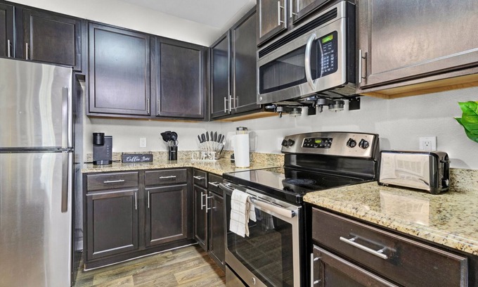 Ocoee Apartment | 2BR Orlando Oasis: Balcony, Cozy, Great Amenities!
