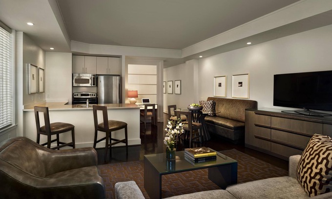 Connecticut Ave - K Street House | 2BR Platinum Suite/Walk to White House Nat'l Mall