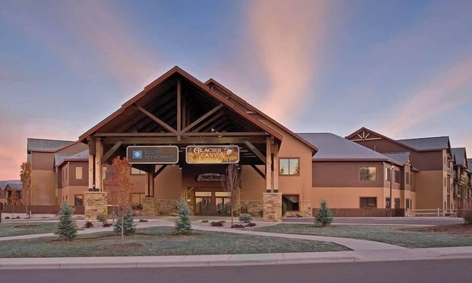Lake Delton Condo | 2br Presidential Condo Luxury Getaway!