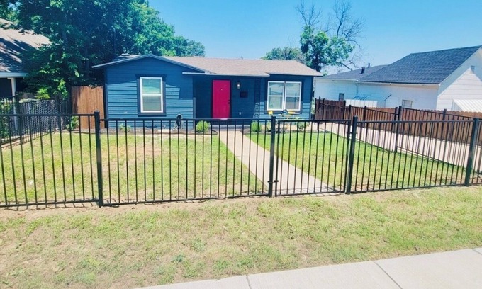 Fort Worth House | 2BR Stockyards Stay | Steps to Shop, Music & Rodeo