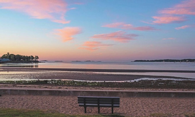 Beverly Apartment | 2BR Suite|Minutes to Salem|Steps to Ocean 4KTV|Fast Wifi|