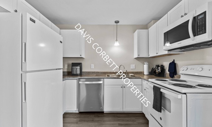 Greenville House | 2BR Townhouse Duplex 8 min to ECU 10 min to Vidant