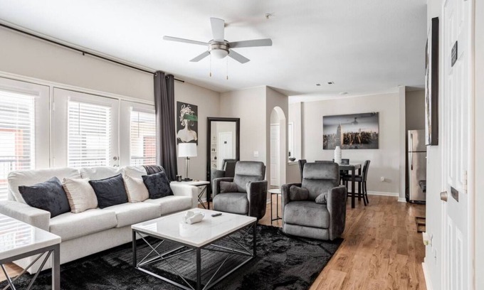 Downtown Oklahoma City Apartment | 2BR2BA Luxury Apt in Bricktown,Walk to Riverwalk & OU Med Center w Gym & Pool
