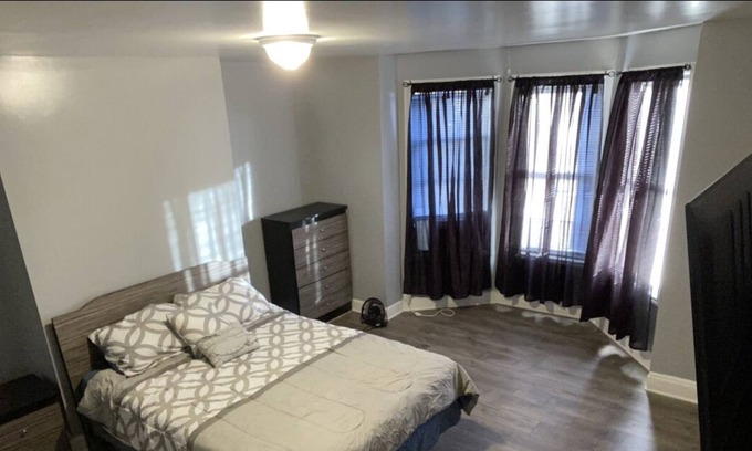 Irvington Apartment | 2nd floor Accommodating Contemporary Clean and safe 3 bedroom Apartment
