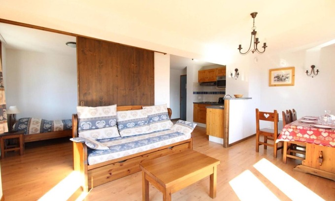 Aussois Apartment | 2nd floor, balcony, tv, ski locker, 48m², Aussois