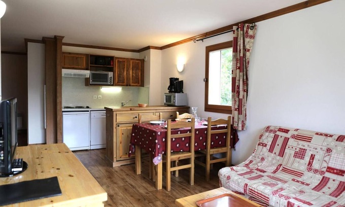 Aussois Apartment | 2nd floor, view open, balcony, tv, ski locker, 50m², Aussois