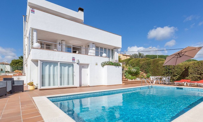 Blanes Villa | 2NUR01 - House for 10 people with private pool and sea views near the beach of Blanes