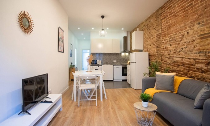 La Sagrada Familia Apartment | 2SIC1033 Bright flat near Sagrada Familia