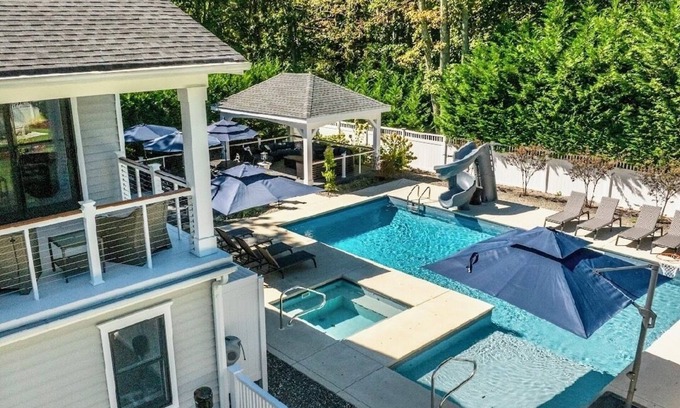 Cape May Court House Apartment | 3,000 sq.ft. 10 Guests, 4-Bed, 3-Bath, Pool, Spa, Outdoor Kitchen, Garden, WiFi.