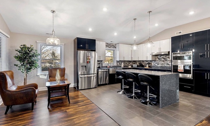 Cape May Court House Apartment | 3,000 sq.ft. 8 Guests, 3-Bed, 3-Bath, Pool, Spa, Outdoor Kitchen, Gardens, WiFi.