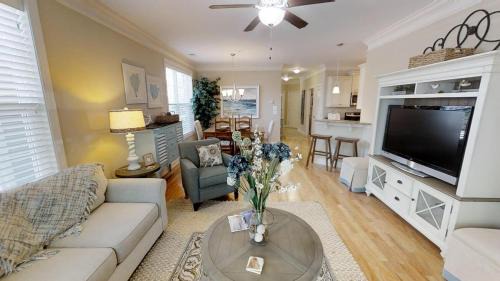 Murrells Inlet Apartment | 3-2 Condo with Pool! 81 Delray Drive 2D