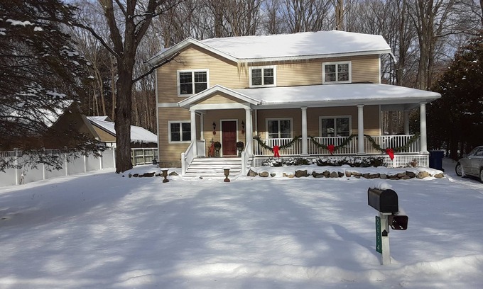 Harbor Springs House | 3,200SF Home/3.5 Bathrooms-3 Showers/Wrap Around Porch/Walk to Town/Beach